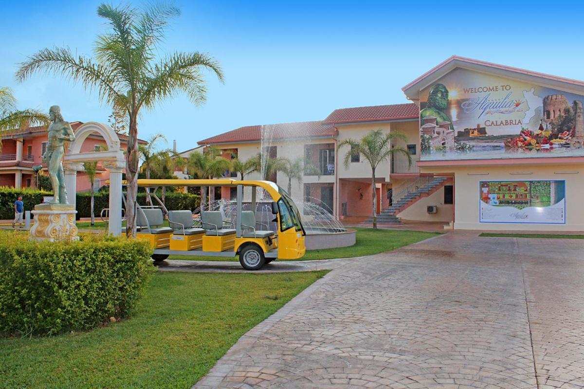 Club Esse Aquilia Beach Village 바돌라토스타지오네 외부 사진