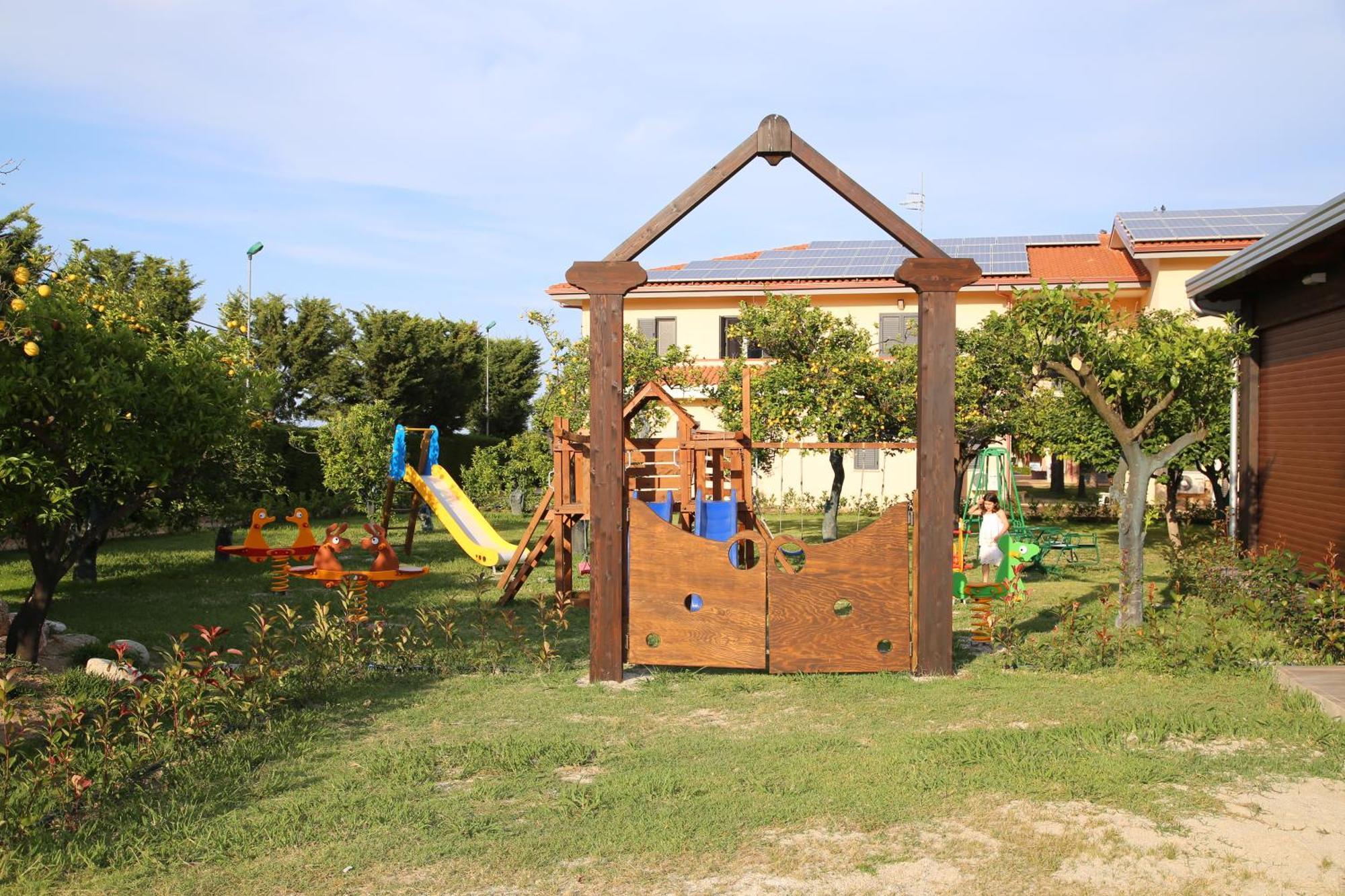 Club Esse Aquilia Beach Village 바돌라토스타지오네 외부 사진